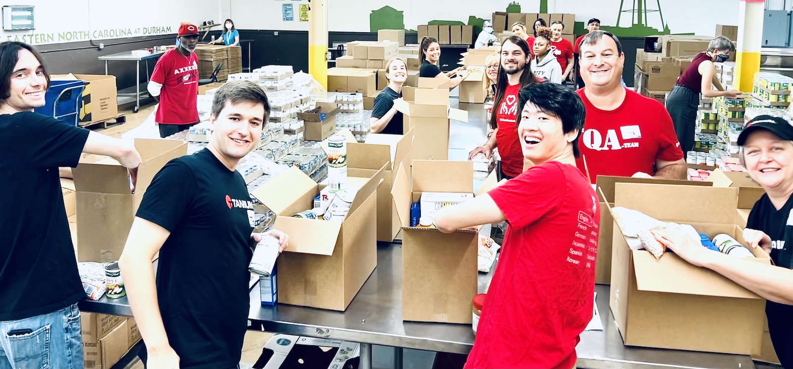 blog featured image. Tanium team at the food bank
